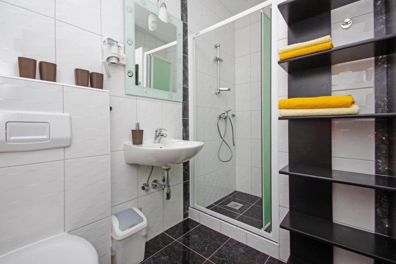 Matanovi Dvori Md Apartments Макарска Экстерьер фото